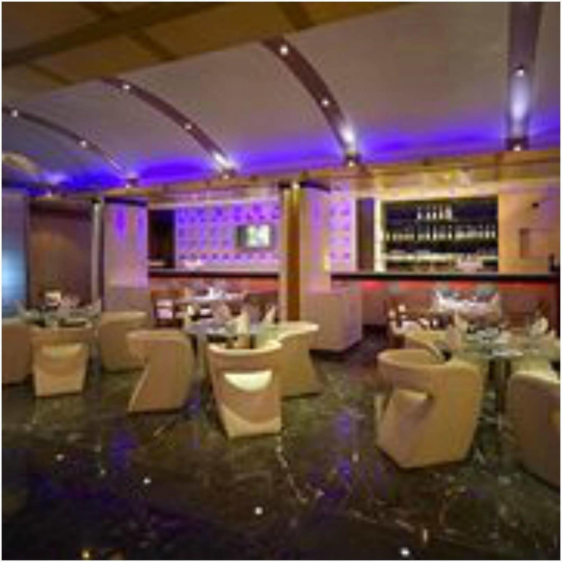 โฮเต็ล ฮินดัสแทน อินเตอร์เนชั่นนัล Hotel โกลกาตา ร้านอาหาร รูปภาพ